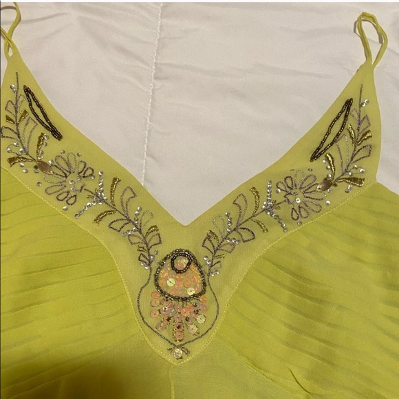 En Français Green Flowy Tank Top - Picture 3 of 7